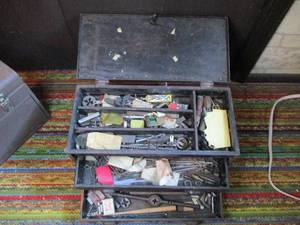 lot 313 image: Vintage Wood Tool Box used at leas...
