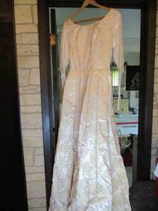 lot 328 image: Fandels Vintage Wedding Gown...
