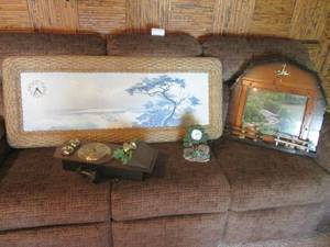 lot 38 image: 4 Assorted Clocks ...