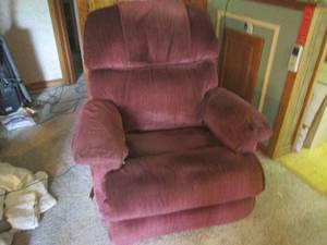 lot 53 image: La-Z-Boy Rocker Recliner in Burgund...