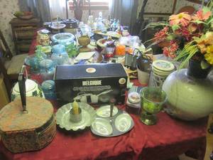 lot 78 image: Huge Lot of Misc Smalls Etc - Seein...