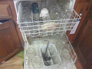 lot 92 image: Contents of Dish Washer - Mostly Ca...