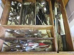 lot 95 image: Contents of Drawer - Assorted Silve...