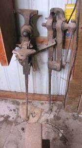 lot 5 image: Blacksmiths Vintage Leg Vise (2)