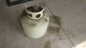 lot 851 image: Propane Cylinder
