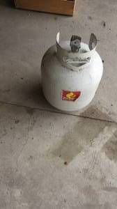 lot 852 image: Propane Cylinder