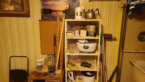 lot 403 image: Short Wicker Rattan 4-door cabinet,...