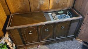 lot 406 image: Vintage Magnavox Micromatic AMFM r...