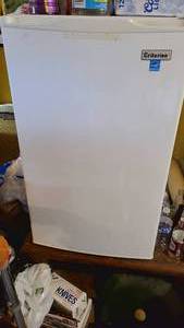 lot 424 image: Criterion Mini fridge works conte...