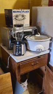 lot 425 image: Lots of Kitchen Appliances Glass c...