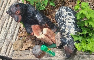 lot 454 image: Big bear garden statues with bird f...