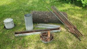 lot 461 image: Assorted farming goods and chicken ...