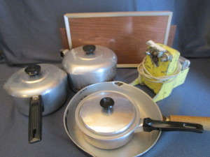 lot 25 image: Electric Tray, Wagner Ware, Opener