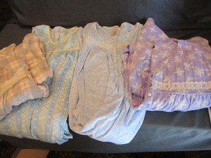 lot 34 image: New Sleepwear