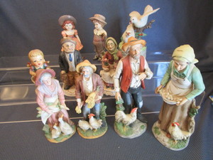 lot 37 image: Homco Figures