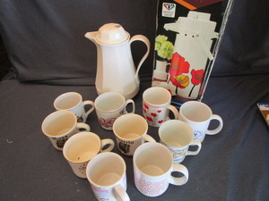 lot 39 image: Airpot, Carafe, mugs