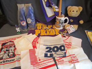 lot 41 image: MN Twins & Vikings Memorabilia