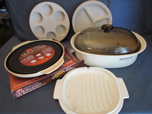 lot 45 image: Microwave Cookware