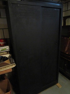 lot 11 image: Metal Wardrobe