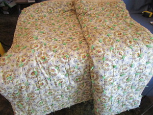 lot 68 image: Tied Quilt