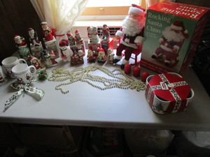 lot 87 image: Christmas Decorations