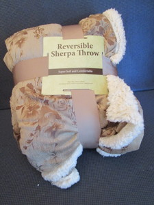 lot 94 image: Reversible Throw