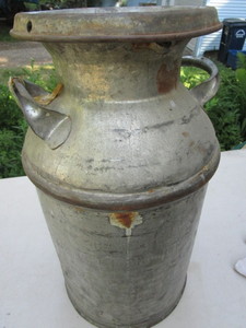 lot 105 image: North Branch Milk Can