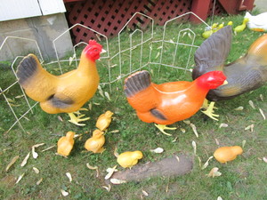 lot 115 image: Chicken Yard Decorations, Fence