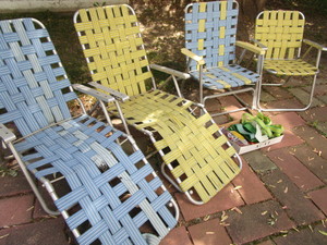 lot 120 image: Vintage Web Chairs & Chaise