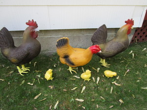 lot 122 image: Chicken Yard Decorations