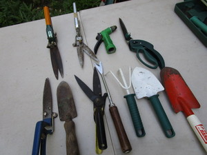 lot 133 image: Garden Tools