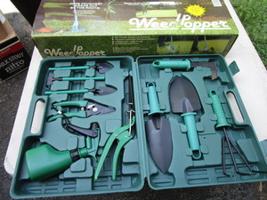 lot 140 image: Garden Tool Set