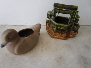 lot 192 image: Vintage McCoy Wishing Well