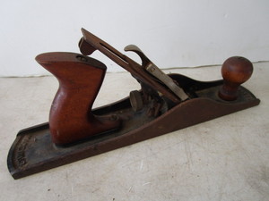 lot 195 image: Shelton No 14 Wood Plane
