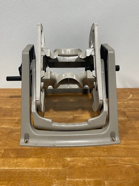 lot 3 image: Suncast Garden Hose Reel
