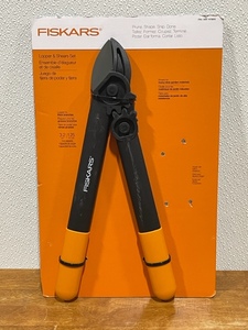lot 17 image: Fiskars Lopper