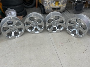 lot 19 image: 2019 Ram 1500 20 Wheels