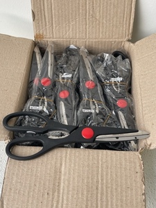 lot 26 image: Scissors Lot of 20