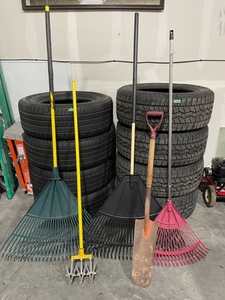 lot 65 image: Yard Tools
