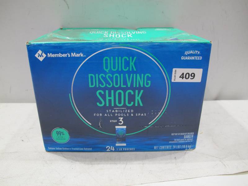 lot 303 image: NEW Members Mark Quick Dissolving Shock Stabilizer (1 lb., 24 ct.)