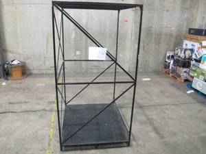 lot 200 image: Welded Metal Frame Built Fit Onto Pallets - Perfect for Projects