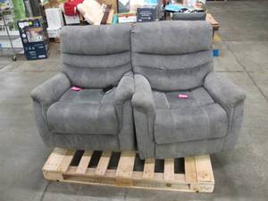 lot 224 image: Matching Set of Thomasville Felix Fabric Power Swivel Glider Recliners - Not Working