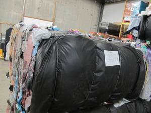 lot 227 image: Full Bail of Lightweight USED PE Vinyl Tarps - 1200 Lbs.
