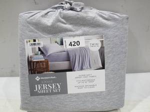 lot 420 image: NEW Members Mark 3-Piece Jersey Sheet Set - Silver Gray - TwinTwin XL