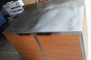 lot 67 image: Cold Table Refrigerated Workspace On Casters.