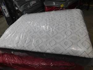 lot 5 image: New - Queen 13 Sealy Posturepedic Spring Ridge Mattress