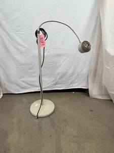 lot 50 image: MSRP $350 MidmarkRitter Mobile Gooseneck Minor SurgerySurgical Light MEDICAL PROCEDURE LIGHT - Great Working Condition