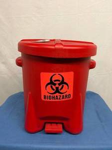 lot 61 image: MSRP $150 Eagle 943-BIO 6 Gallon Combustible Waste Container -&nbspa foot-operated lid to enable the hands-free disposal of biohazardous waste. Made of HDPE is resistant to rust, dents &amp certain chemicals&nbspExcellent Condition