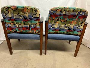 lot 74 image: Lot of 2 Nemschoff Arm Chair