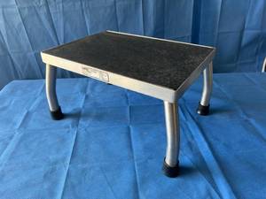 lot 6 image: High Quality Medical Grade MDT Wilson Step Stool -&nbsp18 L x 12 w x 7.75 h